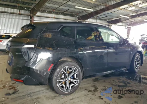 2025 BMW Ix xDrive50 z USA, uszkodzony, nr VIN WB523CF01SCU14121